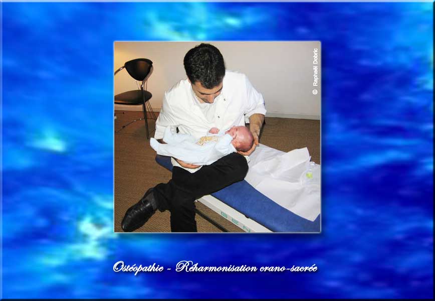 Ostéopathie : Réharmonisation sacro-sacrée - soin à un nourrisson.